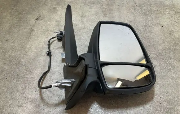 Front door electric wing mirror