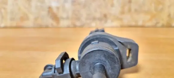 Vacuum valve