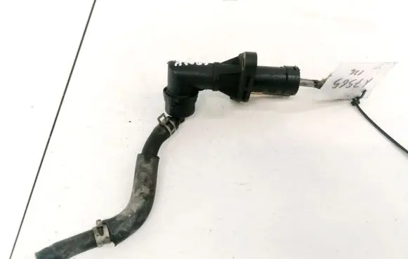 KIA Carens I Clutch master cylinder