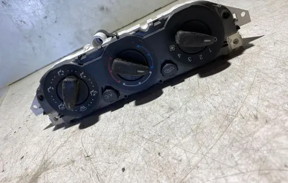 Ford Focus Climate control unit 7M5T19980AA