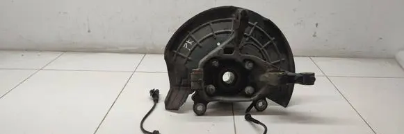 Fiat 500X Front wheel hub spindle knuckle