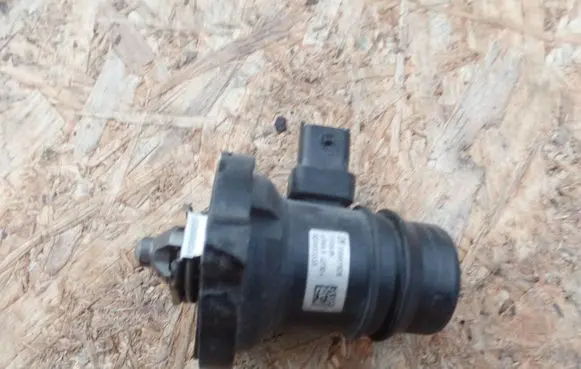 Thermostat/thermostat housing