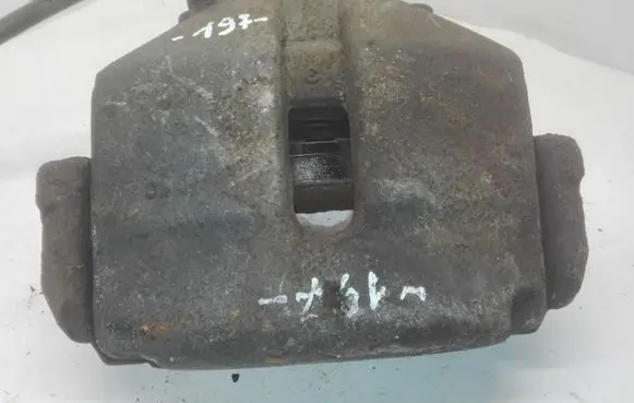 Volkswagen PASSAT B6 Front brake caliper