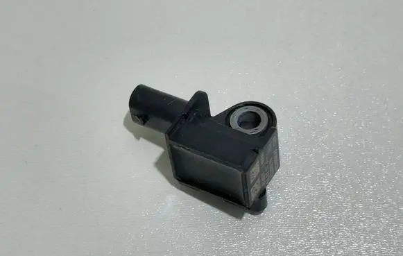 Chrysler Pacifica Airbag deployment crash/impact sensor 68245080AA