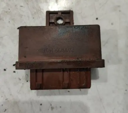Citroen Xantia Fuel pump relay 240109