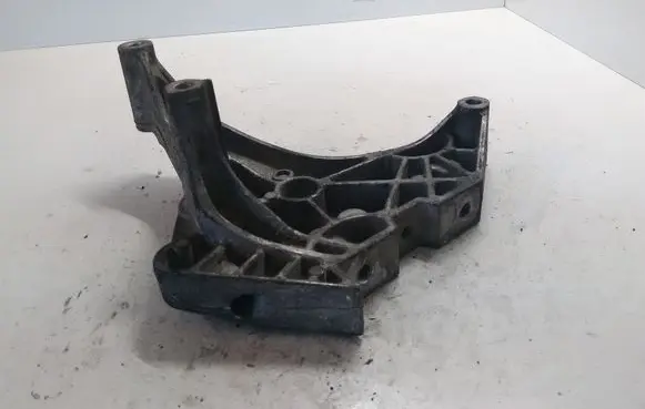 Volkswagen Golf VI Engine mounting bracket 03L199207