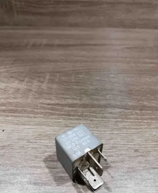 Volkswagen Golf II Other relay 171906383 20205007