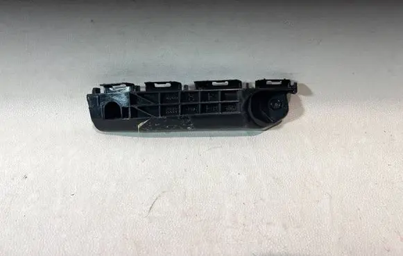 Toyota Yaris Front bumper mounting bracket 525350D090