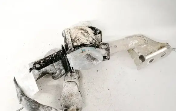 Toyota Avensis T250 Middle seatbelt (rear) 