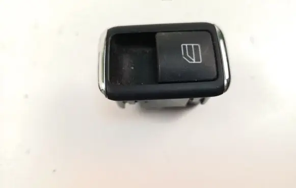 Mercedes-Benz C W204 Electric window control switch A2048700451