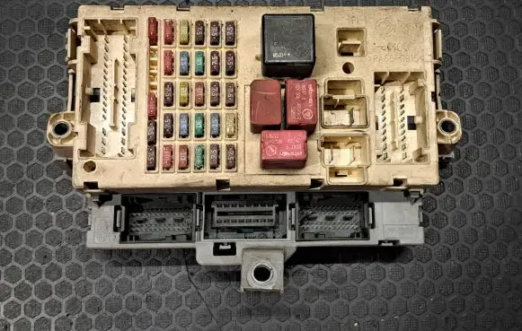 Fiat Ducato Fuse module C106
