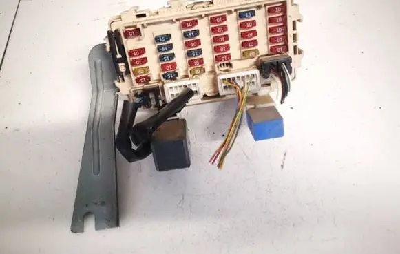 Nissan X-Trail T30 Fuse box set