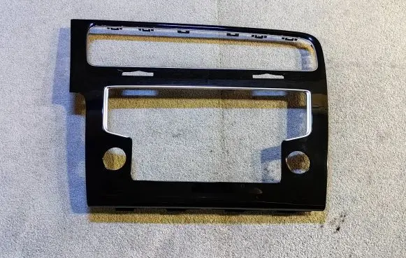 Radio/GPS head unit trim