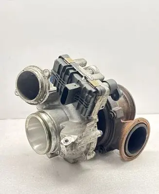 BMW 5 F10 F11 Turbo 7823202 RG00567 8260949