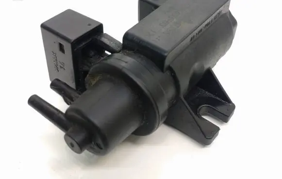 BMW 5 E60 E61 Turbo solenoid valve 7796634 11747796634