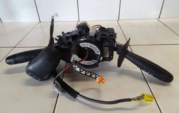 Renault Laguna I Wiper control stalk 8200379526