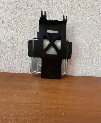 Land Rover Discovery 5 Engine control unit/module HY3212C520FAB 749