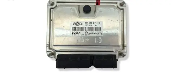 Volkswagen PASSAT B5.5 Engine control unit/module 038906019KD 0281011205