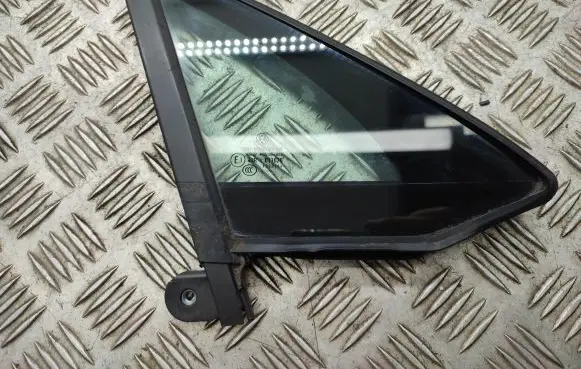 Volkswagen PASSAT B8 Front triangle window/glass 43R011026 3G0845114C