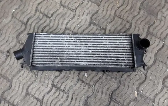 Opel Vivaro Intercooler radiator 988650B 8200411160C 93854162