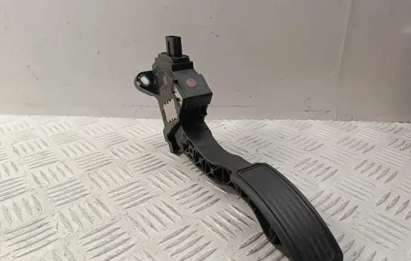 Toyota Avensis T270 Accelerator throttle pedal 7811002020 09036A