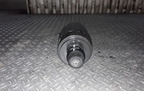 Mitsubishi Pajero Headlight level height control switch