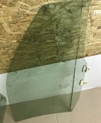Nissan X-Trail T30 Front door window glass four-door 43R00018