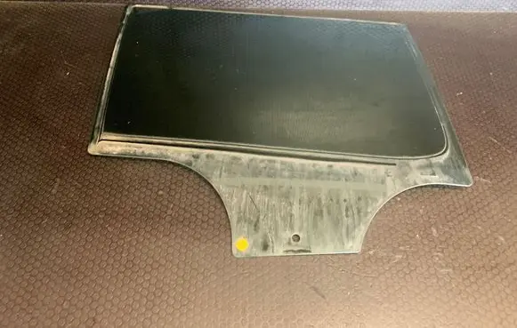 Skoda Yeti (5L) Rear door window glass 43R000501 A048649
