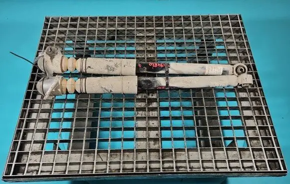 Rear shock absorber/damper