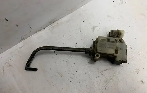 Opel Insignia A Fuel tank cap lock motor 13501151 00806670