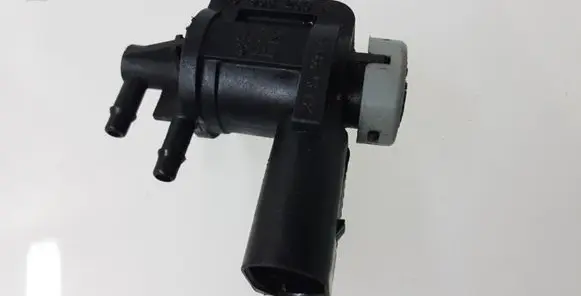 Audi Q5 SQ5 Turbo system vacuum part 1K0906283A