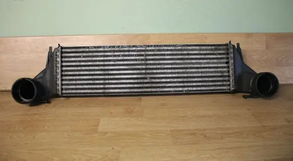 BMW X5 E53 Intercooler air channel guide 