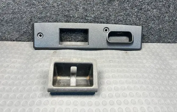 Mercedes-Benz CLK A209 C209 Trunk/boot trim cover A2037580002 2037580002