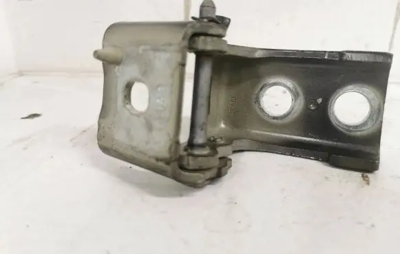 Opel Combo E Front door lower hinge 