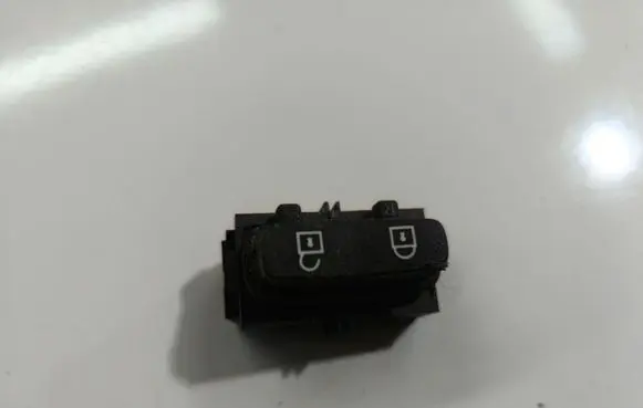 Volvo S80 Central locking switch button 30710476