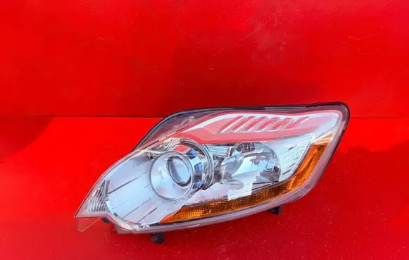 Ford Kuga I Headlight/headlamp 8V4113D155AF