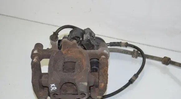 BMW 2 F46 Rear brake caliper 6798957 34206883025 6883025