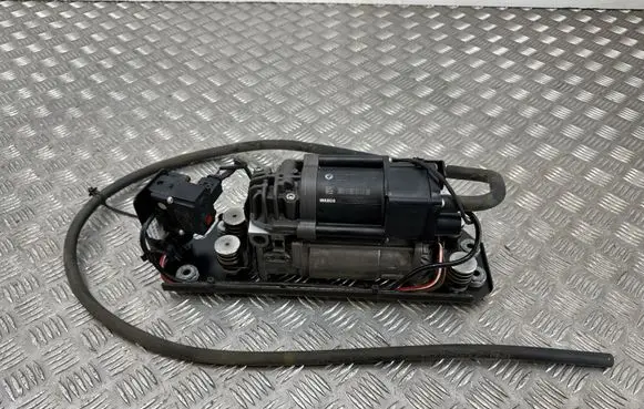 BMW 5 F10 F11 Air suspension compressor/pump 10R036089