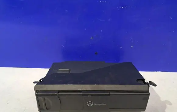 Mercedes-Benz CLK A209 C209 CD/DVD changer A2038703389