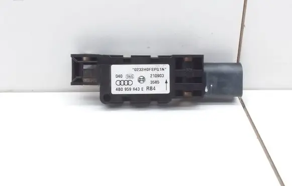 Audi A3 S3 8P Airbag deployment crash/impact sensor 4B0959643E 210903
