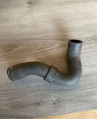 Volkswagen Transporter - Caravelle T5 Engine coolant pipe/hose 7H0122101E 7H0122701E C7807