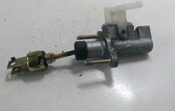 Toyota Corolla Verso E121 Clutch master cylinder