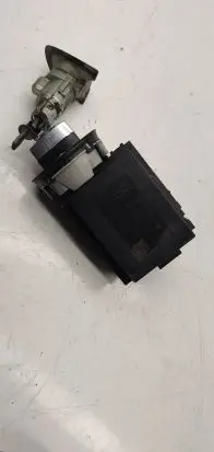 Volkswagen PASSAT B6 Ignition lock 3c0905843n