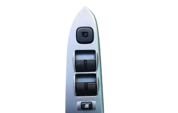 Mazda Premacy Electric window control switch C8HD172 2682D4 66350A
