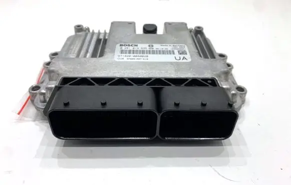 Honda CR-V Engine control unit/module ECU 281013635