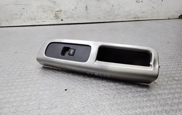 Volvo S40 Front door window winding handle 8663815