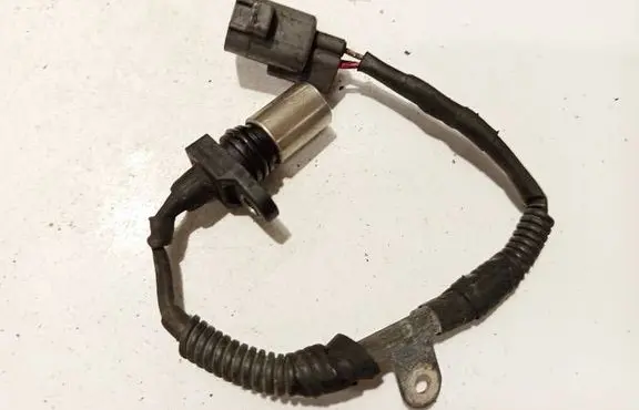 Toyota Avensis T270 Crankshaft position sensor 9091905069 90919-05069