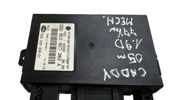 Volkswagen Caddy Tow bar trailer control unit/module 8E0907383A S0002 5DS00840801