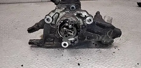 Mercedes-Benz E W211 Fuel injection high pressure pump A6460700201 02527379CE