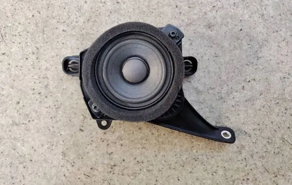 Volvo XC60 Front door speaker 3145687240A 31456872 31438279